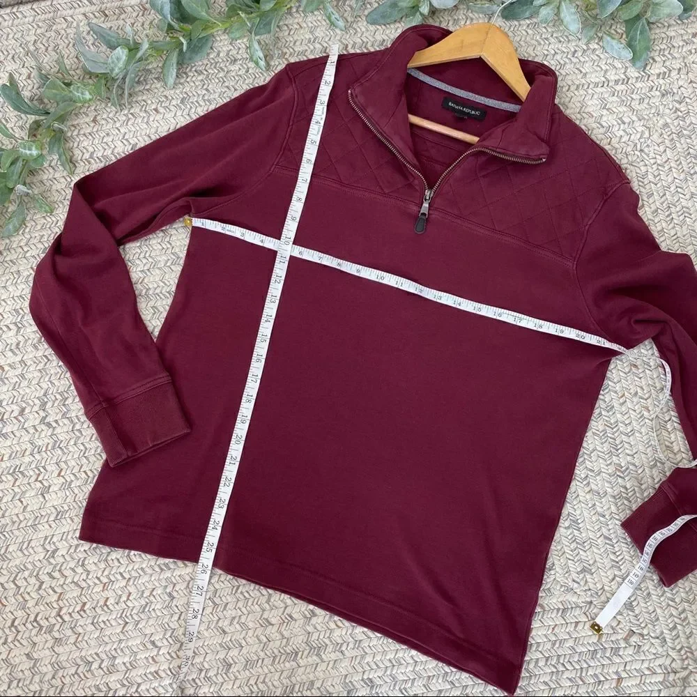 Banana Republic Maroon 1/4 zip quilted sweatshirt size medium